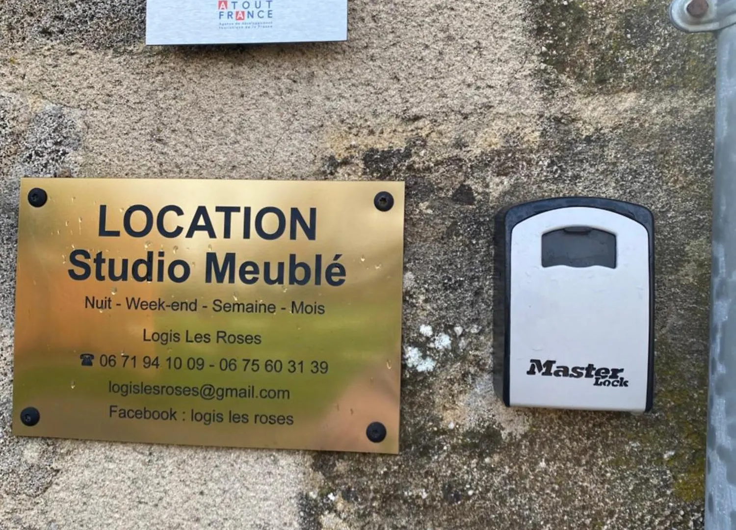 Studio Logis Les Roses Bourbon-l'Archambault 0*,