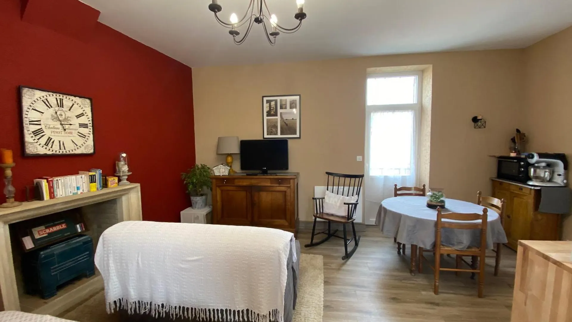 Studio Logis Les Roses Bourbon-l'Archambault Apartment