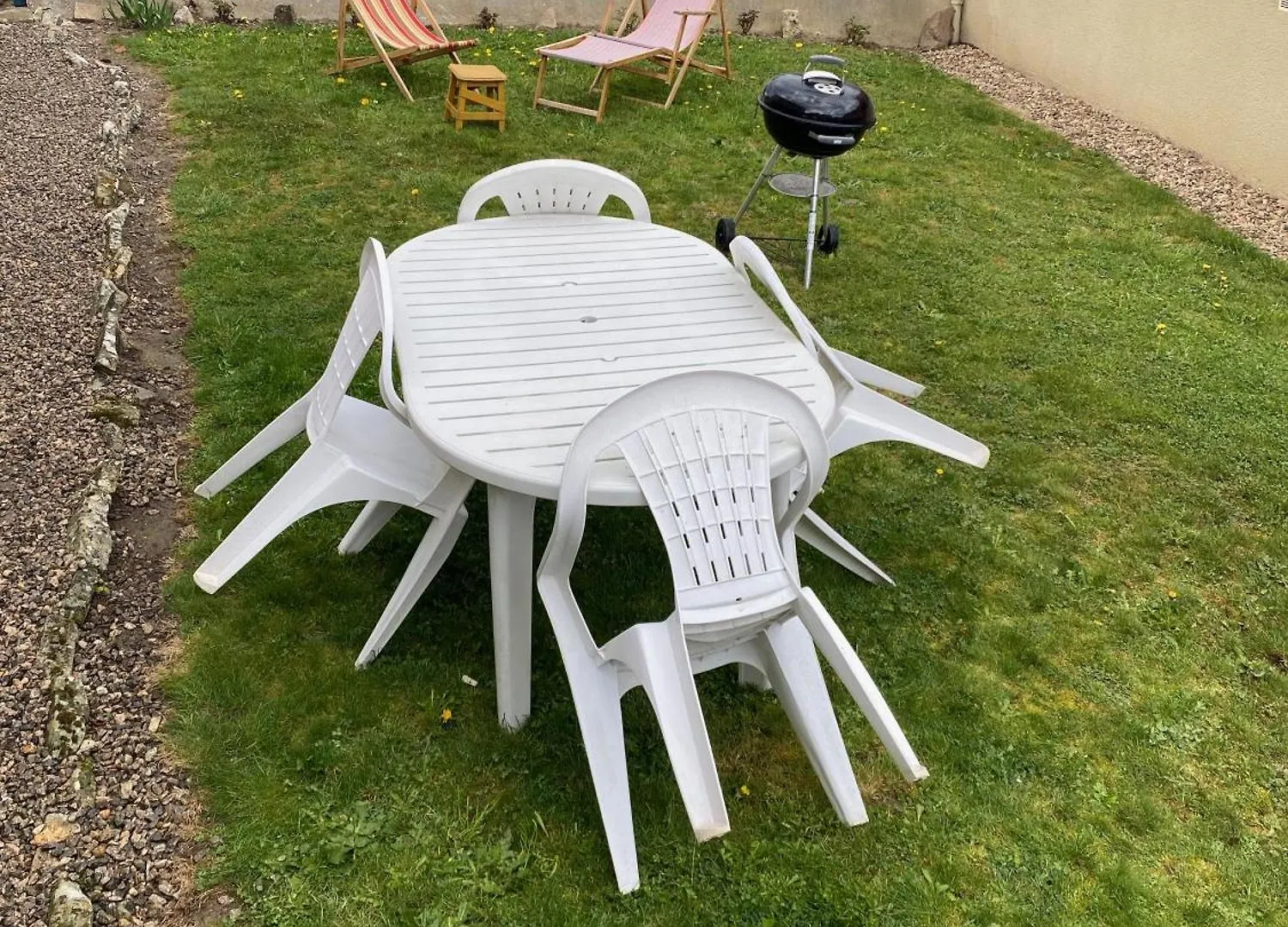 Apartment Studio Logis Les Roses Bourbon-l'Archambault